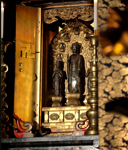 日本长野善光寺举行主佛替身佛“前立本尊”开龛仪式
