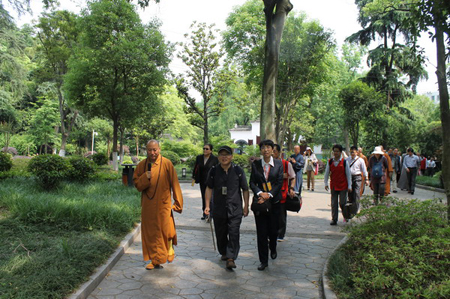 2015年三论宗研讨会部分学者参访江苏南京清凉寺