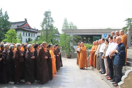 南京市佛教协会首届法师书画展开幕现场