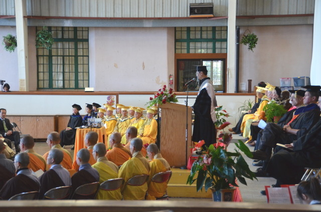 美国加州法界佛教大学与僧伽居士训练班举行联合毕业典礼
