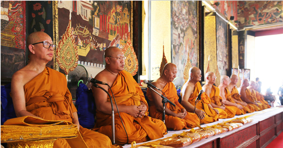泰国僧众诵经祈福，愿法轮常转，中泰两国法谊长青 