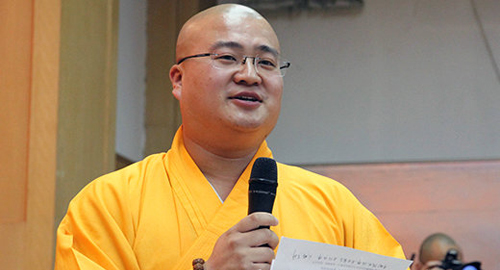 本科生学藏法师代表在校生致祝贺辞