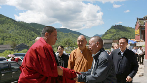 西藏自治区新杂·丹增曲扎活佛一行到五台山考察交流